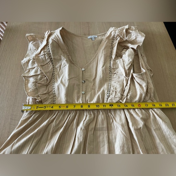 White Birch|Tan Prairie Ruffle Dress with Eyelet Stitching Border, Size 1X••• - Picture 15 of 16